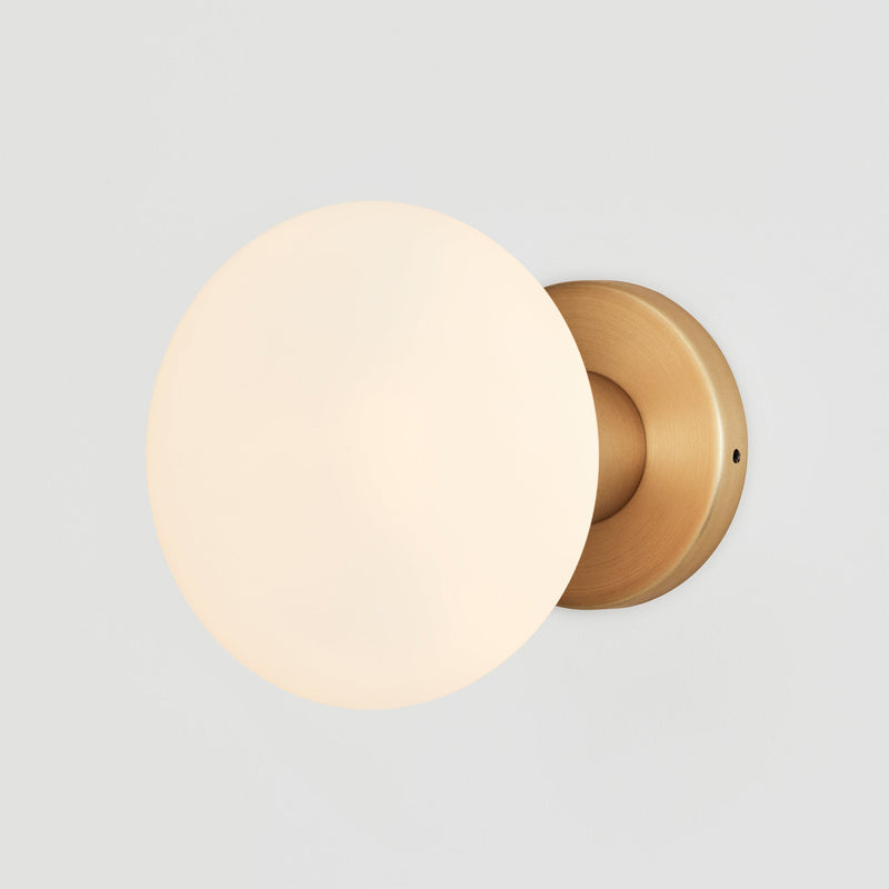 Lochan Wall Light in Brass + Oval