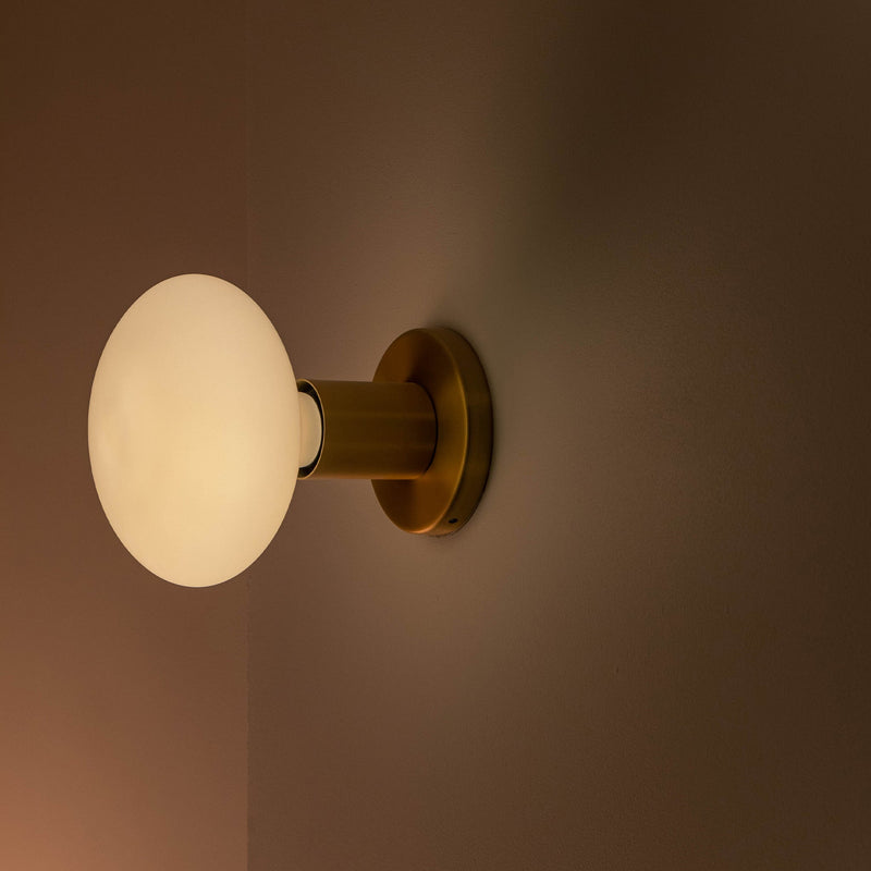 Lochan Wall Light in Brass + Oval